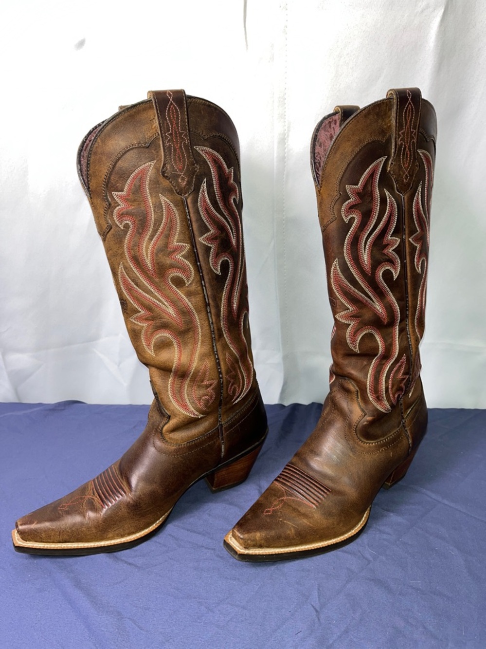 Ariat Heritage Women’s Brown Leather Western Boots - Picture 2 of 15